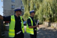 Policjanci dbają o bezpieczeństwo pieszych w obrębie szkół