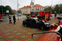 Policjanci promują bezpieczeństwo na drodze