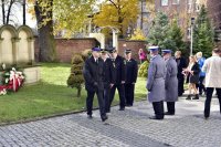 Na fotografii: w tle: policjanci z Mikołowa w trakcie uroczystości 101. rocznicy odzyskania niepodległości, Mikołów