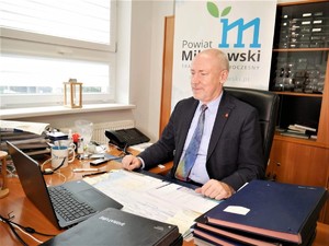 starosta mikołowski podczas wideokonferencji