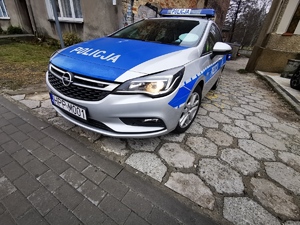 oznakowany radiowóz policjantów mikołowskiej drogówki