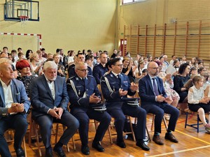 uczestnicy akademii, z przodu policjanci