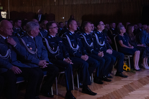 siedzące na widowni kierownictwo mikołowskiej Policji oraz zaproszeni goście