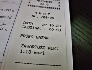 papierowy wydruk badania alkomatem z wynikiem 1,13 miligrama na litr