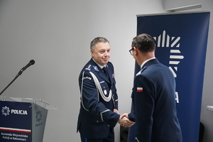 Komendant Wojewódzki Policji w Katowicach gratuluje komendantowi