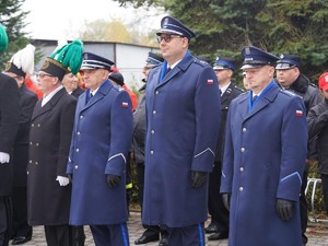 na zdjeciu widać policjantów