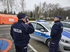 na zdjęciu widać policjantów na miejscu zdarzenia