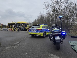 na zdjęciu widać służby na miejscu zdarzenia