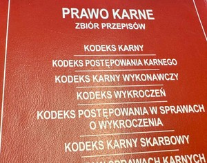 na zdjęciu widać kodeks karny