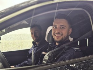 na zdjęciu widać policjantów