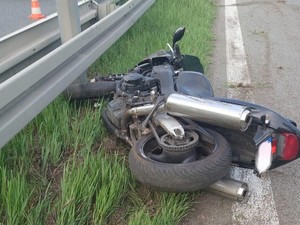 na zdjęciu widać motocykl