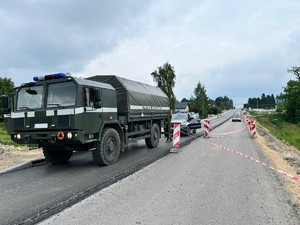 na zdjeciu widać wojskowy pojazd