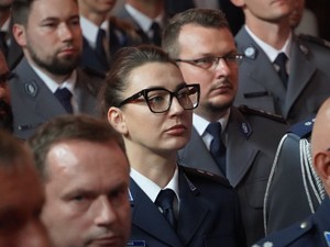 na zdjeciu widać policjantów