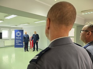 na zdjęciu widać policjantów