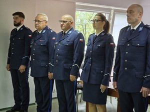 na zdjęciu widać policjantów