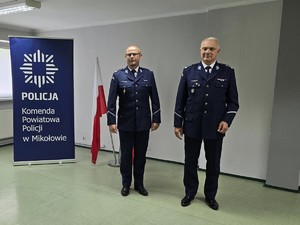na zdjęciu widać policjantów