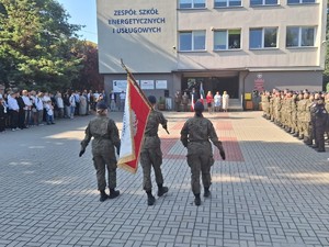 na zdjeciu widać uroczystość