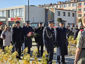 na zdjeciu widać policjantów