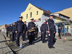 na zdjeciu widać orkiestrę