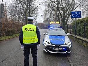 na zdjęciu widać policjanta