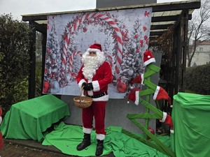 na zdjęciu widać mikołaja