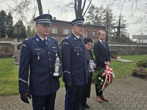 na zdjęciu widać policjantów
