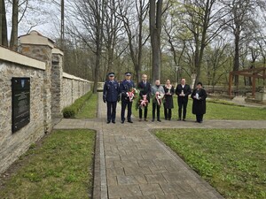na zdjęciu widać policjantów