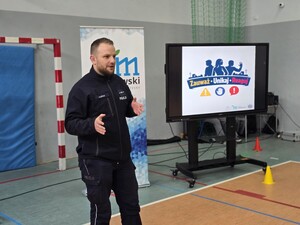 na zdjęciu widać policjanta