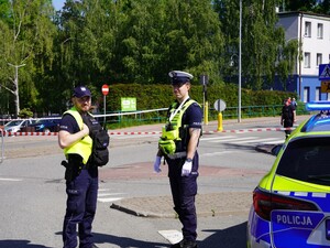 na zdjęciu widać policjantów