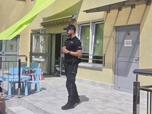 na zdjęciu widać policjanta