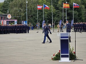 na zdjęciu widać policjantów