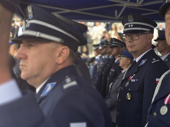 na zdjęciu widać policjantów