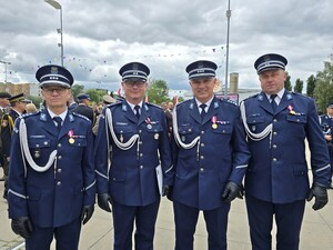 na zdjęciu widać policjantów