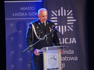 na zdjęciu widać policjanta