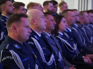 na zdjęciu widać policjantów