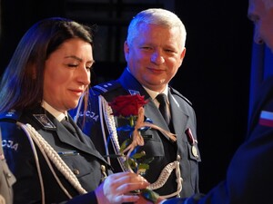 na zdjęciu widać policjantów