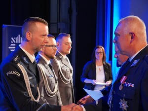 na zdjęciu widać policjantów