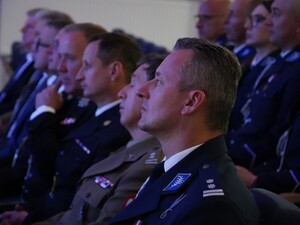 na zdjęciu widać policjantów