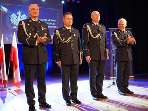 na zdjęciu widać policjantów