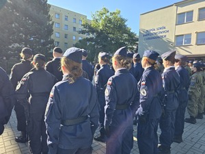 na zdjęciu widać uczestników apelu