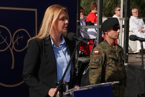 na zdjęciu widać uczestników uroczystości