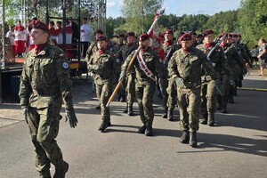 na zdjęciu widać uczestników uroczystości