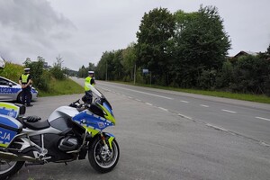na zdjęciu widać policjantów