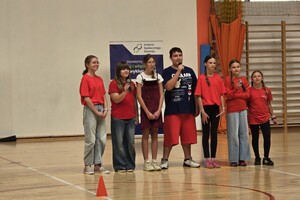 na zdjeciu widać uczestników spartakiady