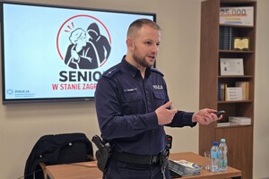 na zdjęciu widać policjanta